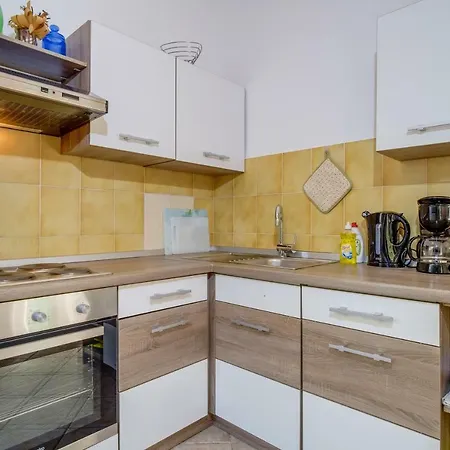 Apartment Luka
